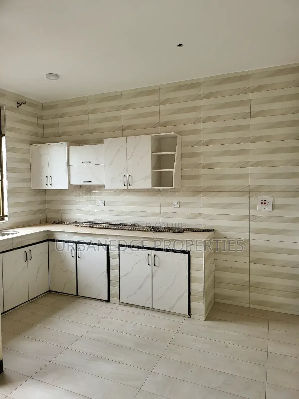 3bdrm Apartment in Konge Lukuli, Central Division for rent
