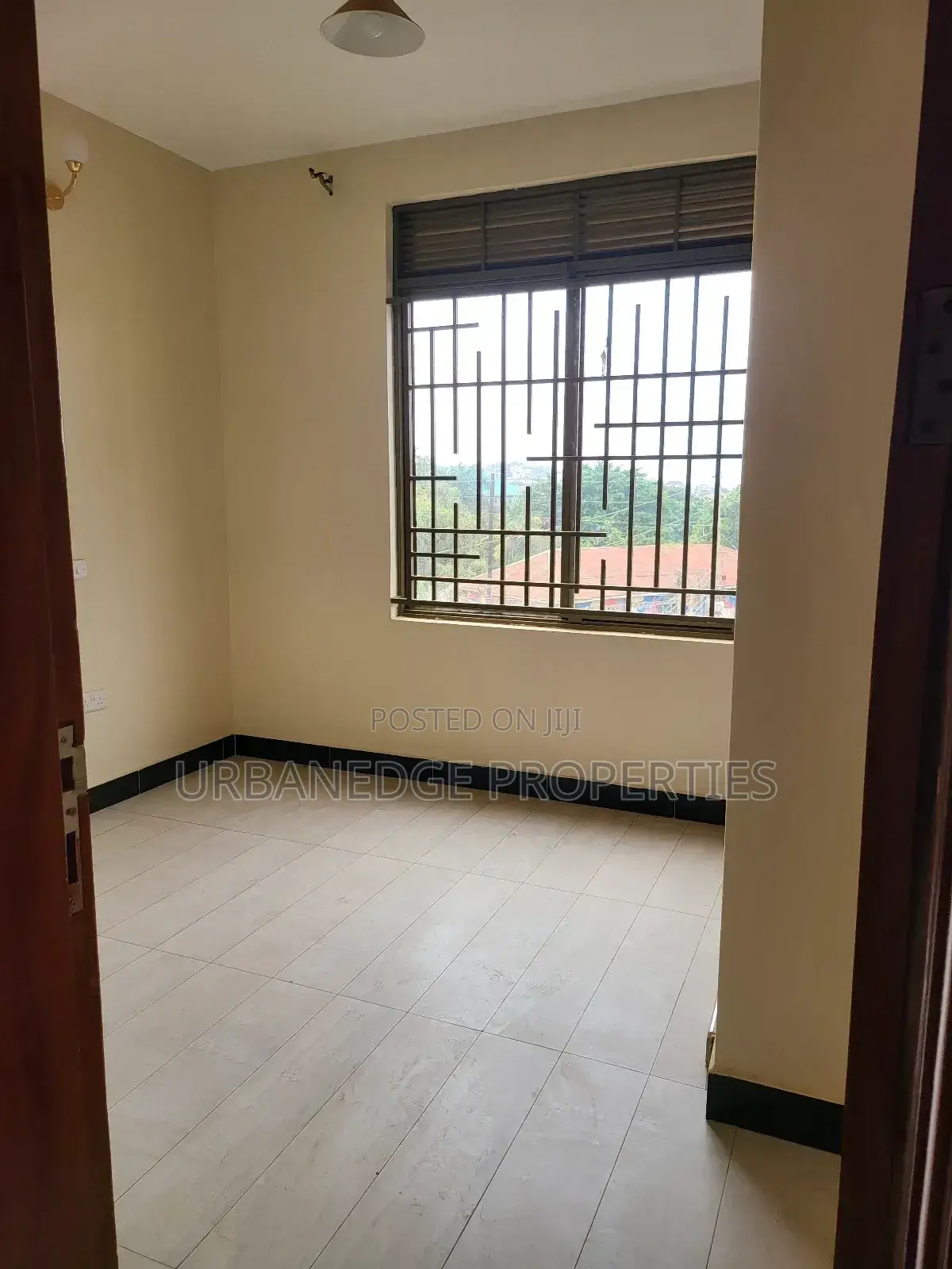 3bdrm Apartment in Konge Lukuli, Central Division for rent