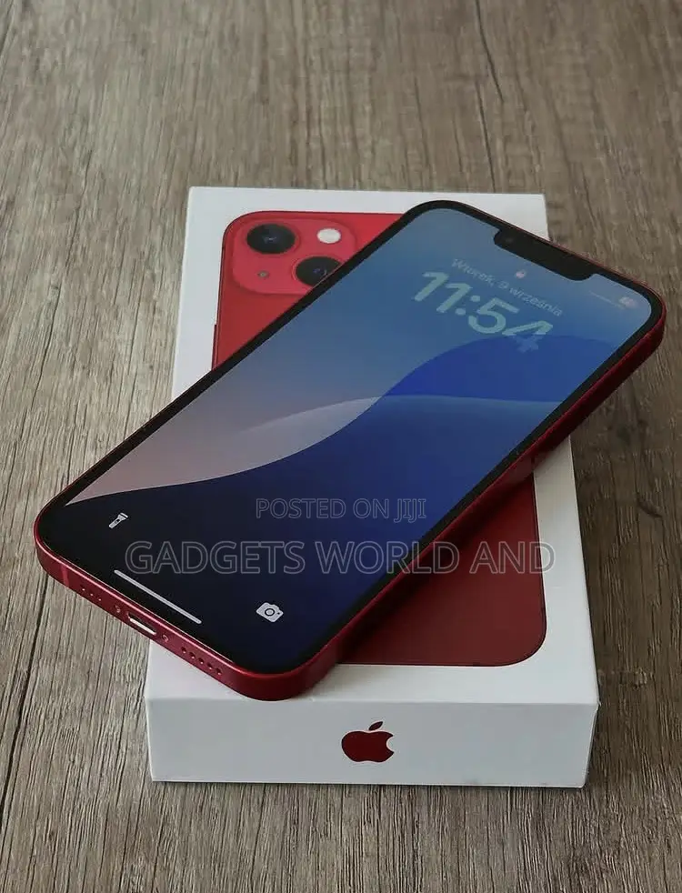 New Apple iPhone 13 128 GB Red