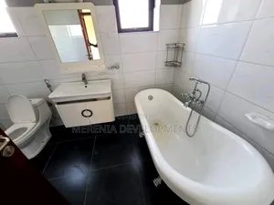 3bdrm Apartment in Bunga, Makindye for rent