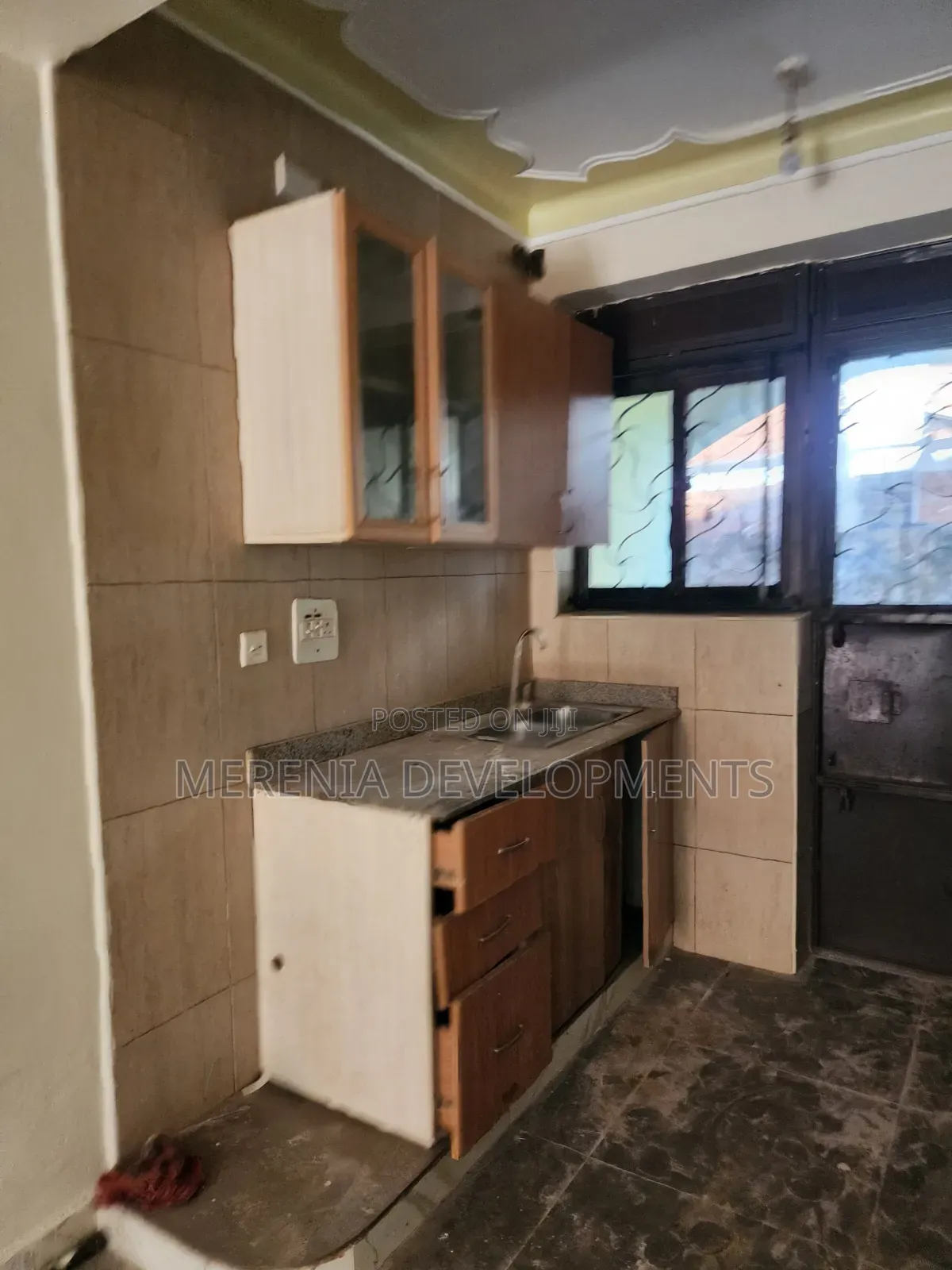 3bdrm Apartment in Konge, Makindye for rent