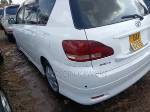 Toyota Picnic 2.0 FWD 2005 White