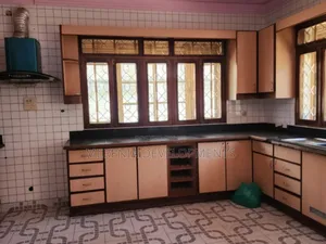 5bdrm House in Kansanga, Makindye for rent