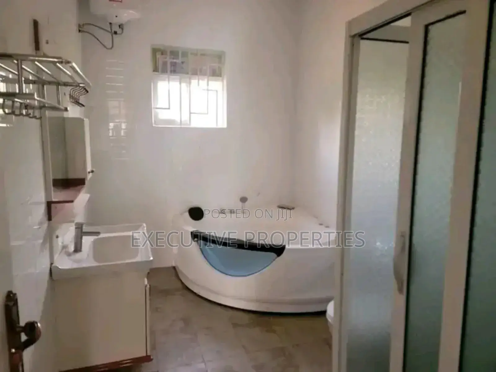 5bdrm Duplex in Kyanja Kungu, Central Division for sale