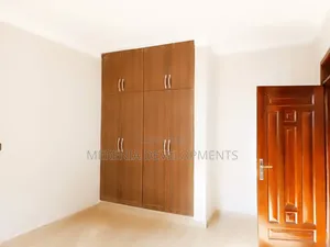 6bdrm House in Najerra, Kira for sale