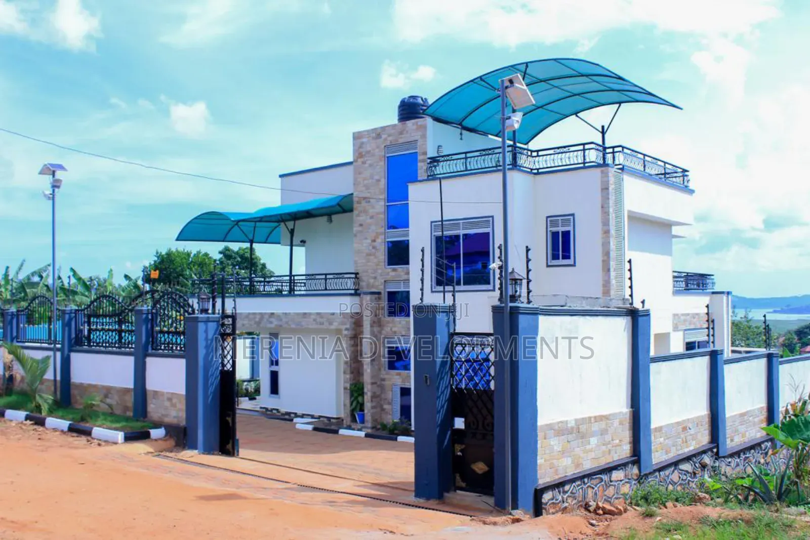 5bdrm House in Busabala, Wakiso / Wakiso for sale