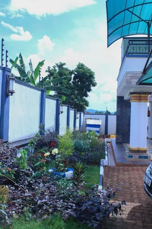 5bdrm House in Busabala, Wakiso / Wakiso for sale