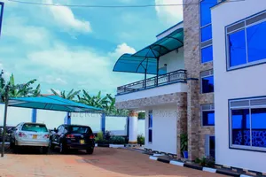 5bdrm House in Busabala, Wakiso / Wakiso for sale