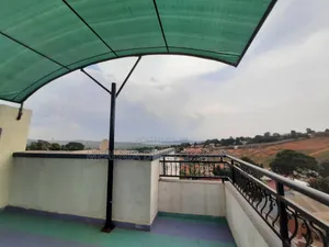 5bdrm House in Busabala, Wakiso / Wakiso for sale