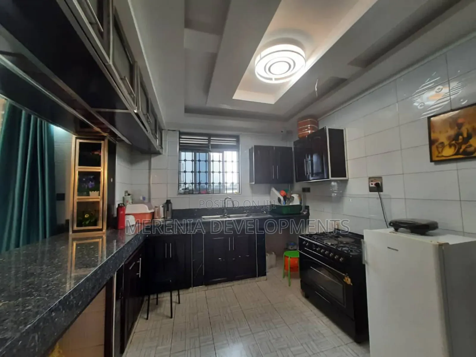 5bdrm House in Busabala, Wakiso / Wakiso for sale