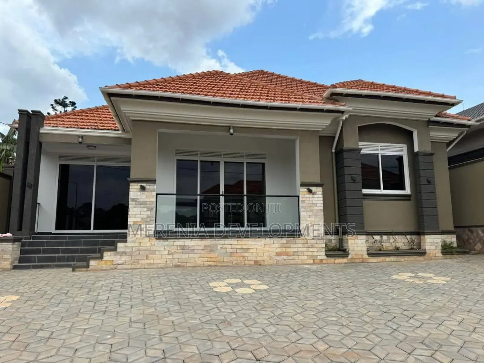 5bdrm House in Kira for sale