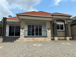 5bdrm House in Kira for sale