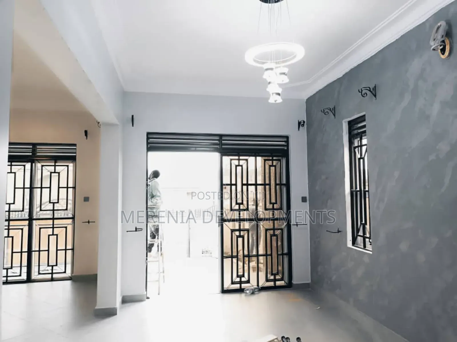 5bdrm House in Kira for sale