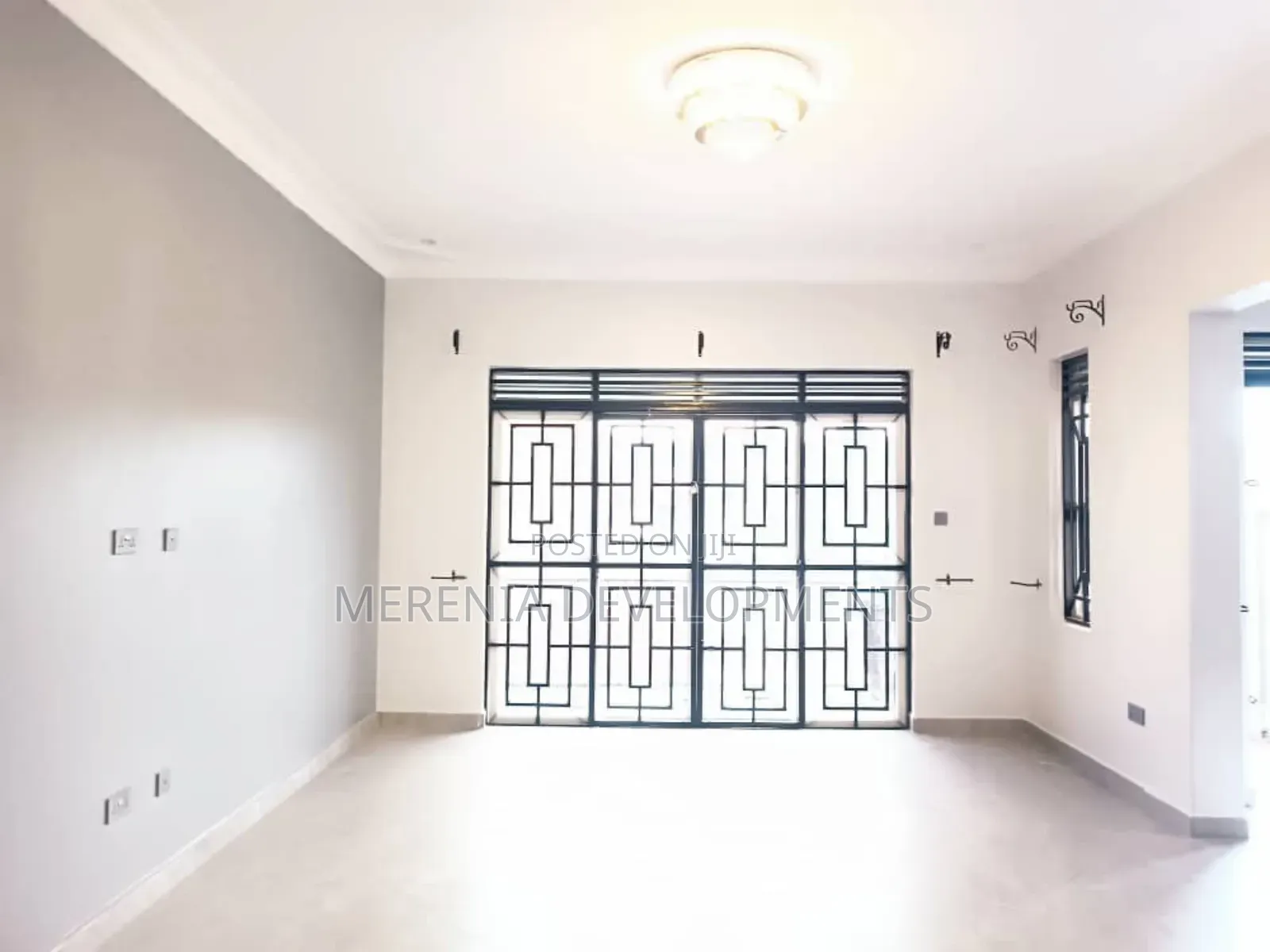 5bdrm House in Kira for sale