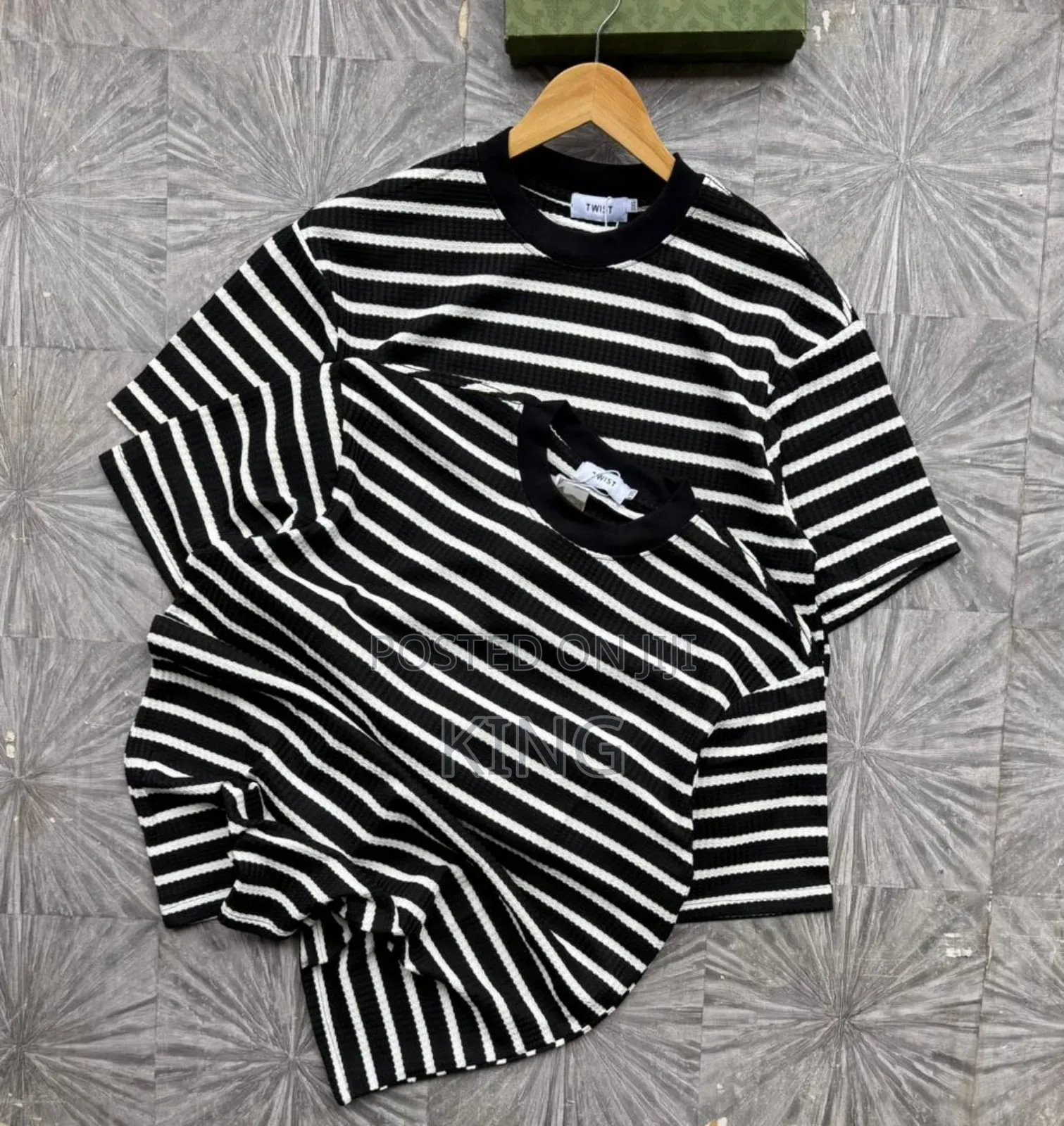 Twist Striped Men's Casual T-Shirt