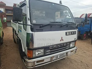 Mitsubishi Canter Dumper