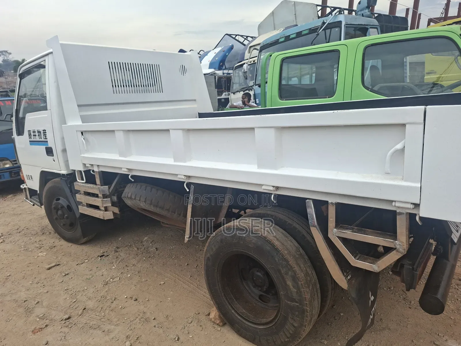 Mitsubishi Canter Dumper