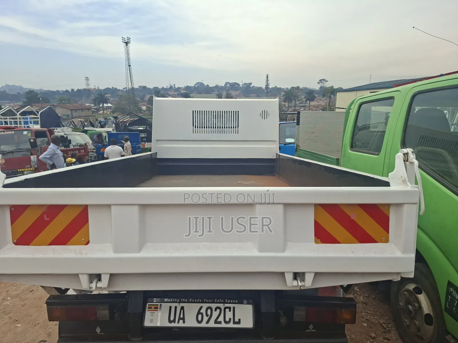 Mitsubishi Canter Dumper
