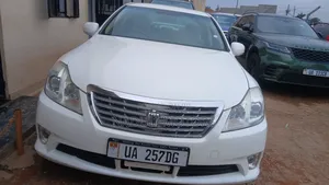 Toyota Crown 2010 White