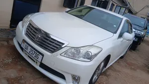 Toyota Crown 2010 White