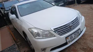 Toyota Crown 2010 White