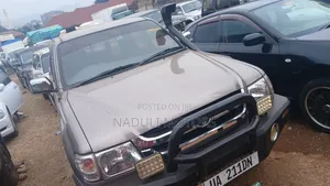 Toyota Hilux 2003 Gray