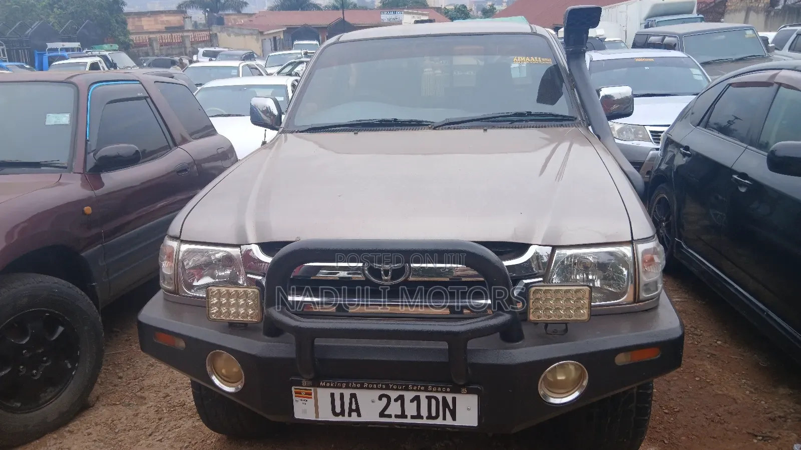 Toyota Hilux 2003 Gray