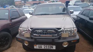 Toyota Hilux 2003 Gray