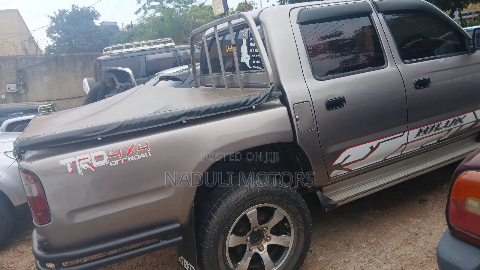 Toyota Hilux 2003 Gray