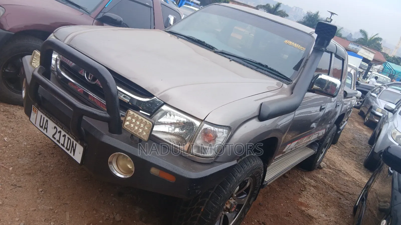 Toyota Hilux 2003 Gray