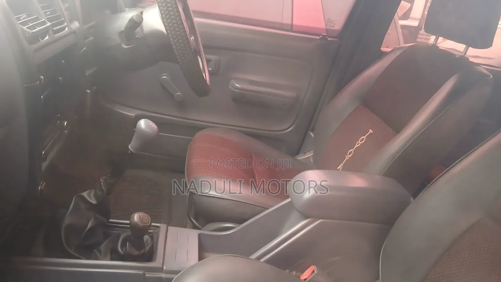 Toyota Hilux 2003 Gray