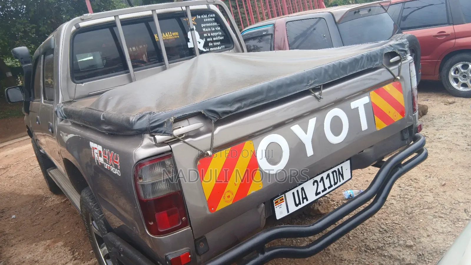 Toyota Hilux 2003 Gray