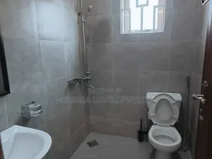 5bdrm Mansion in Kyanja, Kawempe for sale