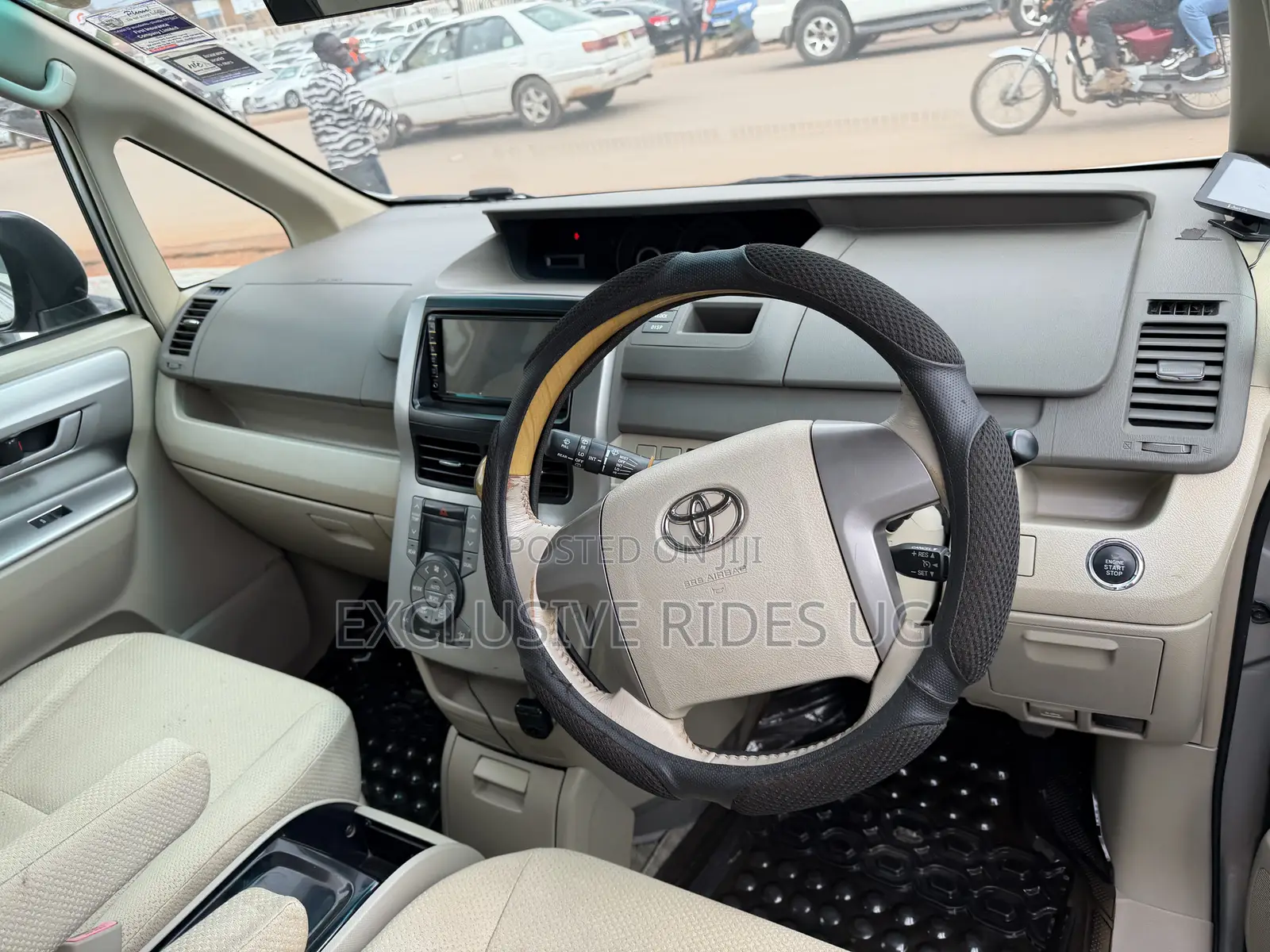 Toyota Noah 2008 Silver