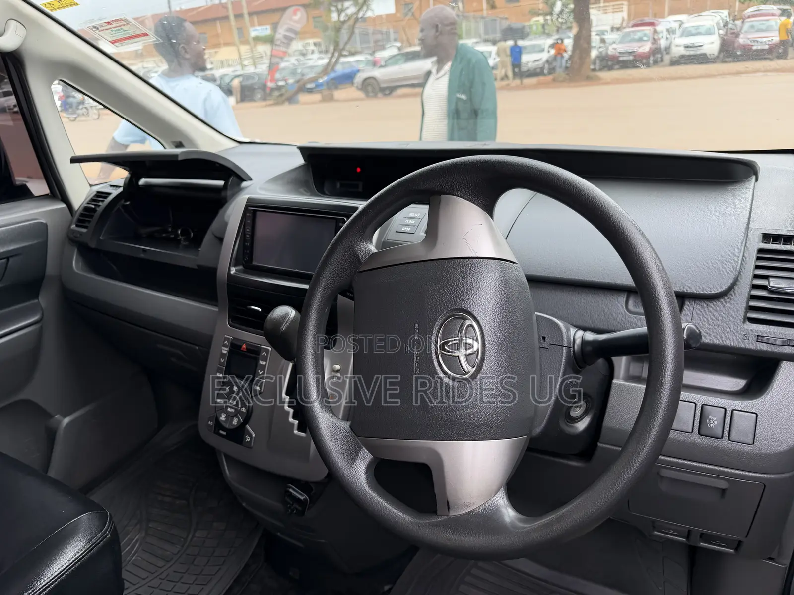 Toyota Noah 2009 Silver