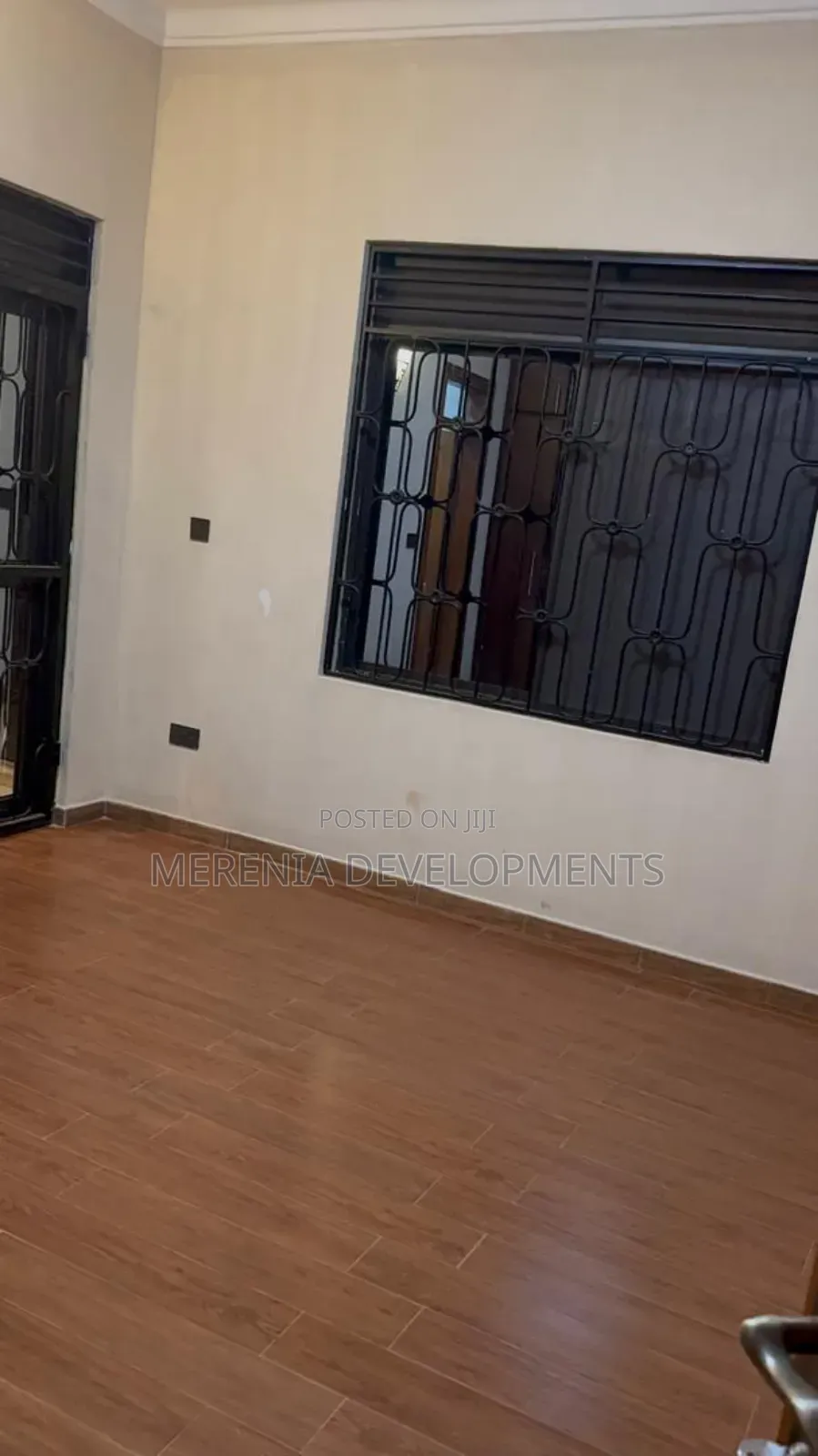 5bdrm House in Kiggo Entebbe Road, Wakiso / Wakiso for sale