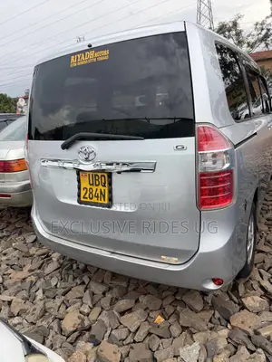 Toyota Noah 2008 Silver