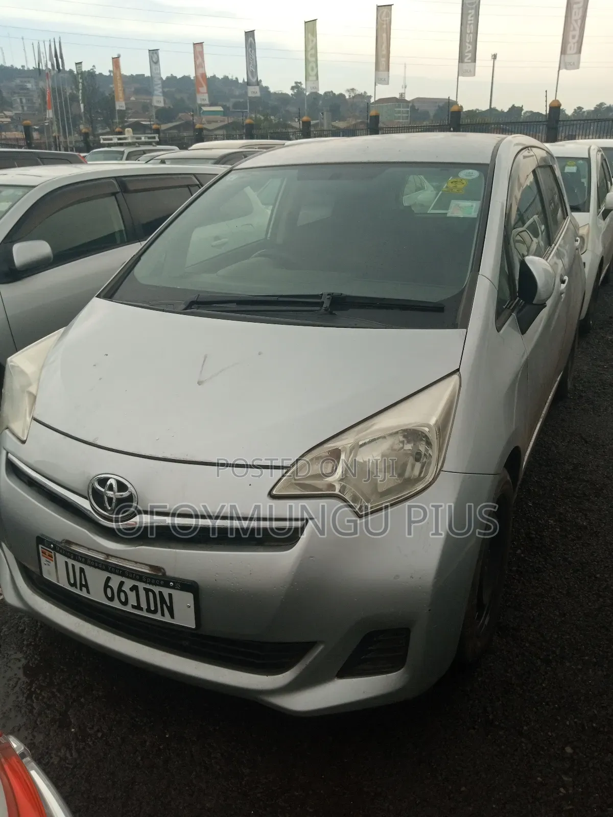 Toyota Ractis 2011 Silver