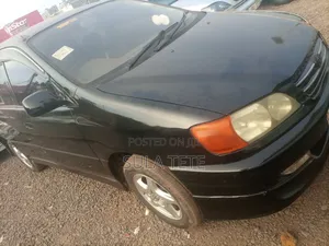 Toyota Ipsum 2000 Black