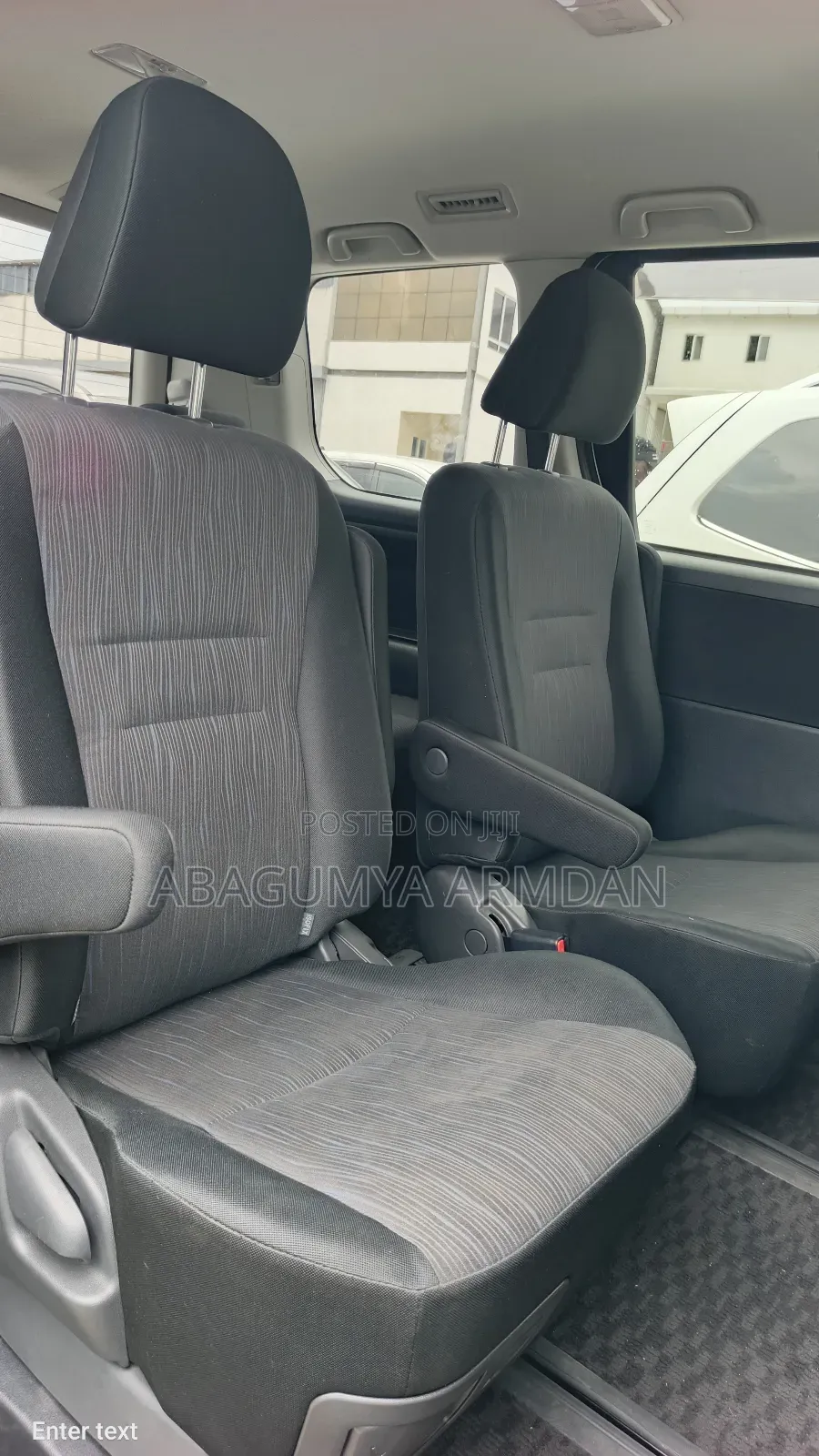 Toyota Noah 2.0 143hp AWD (7 Seater) 2011 White