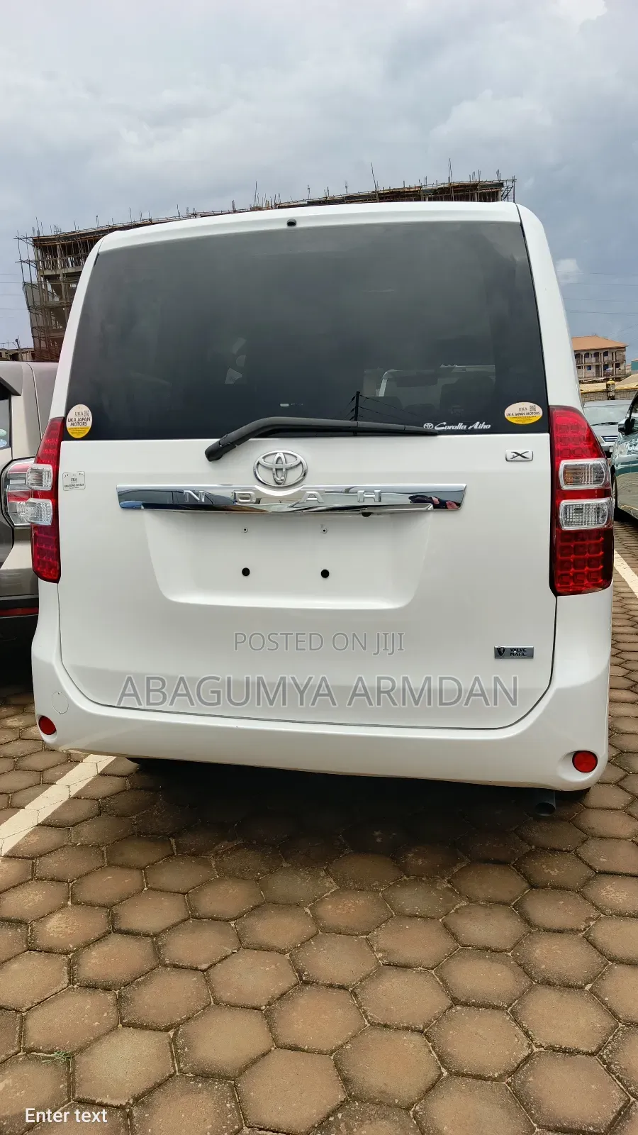 Toyota Noah 2.0 143hp AWD (8 Seater) 2011 White