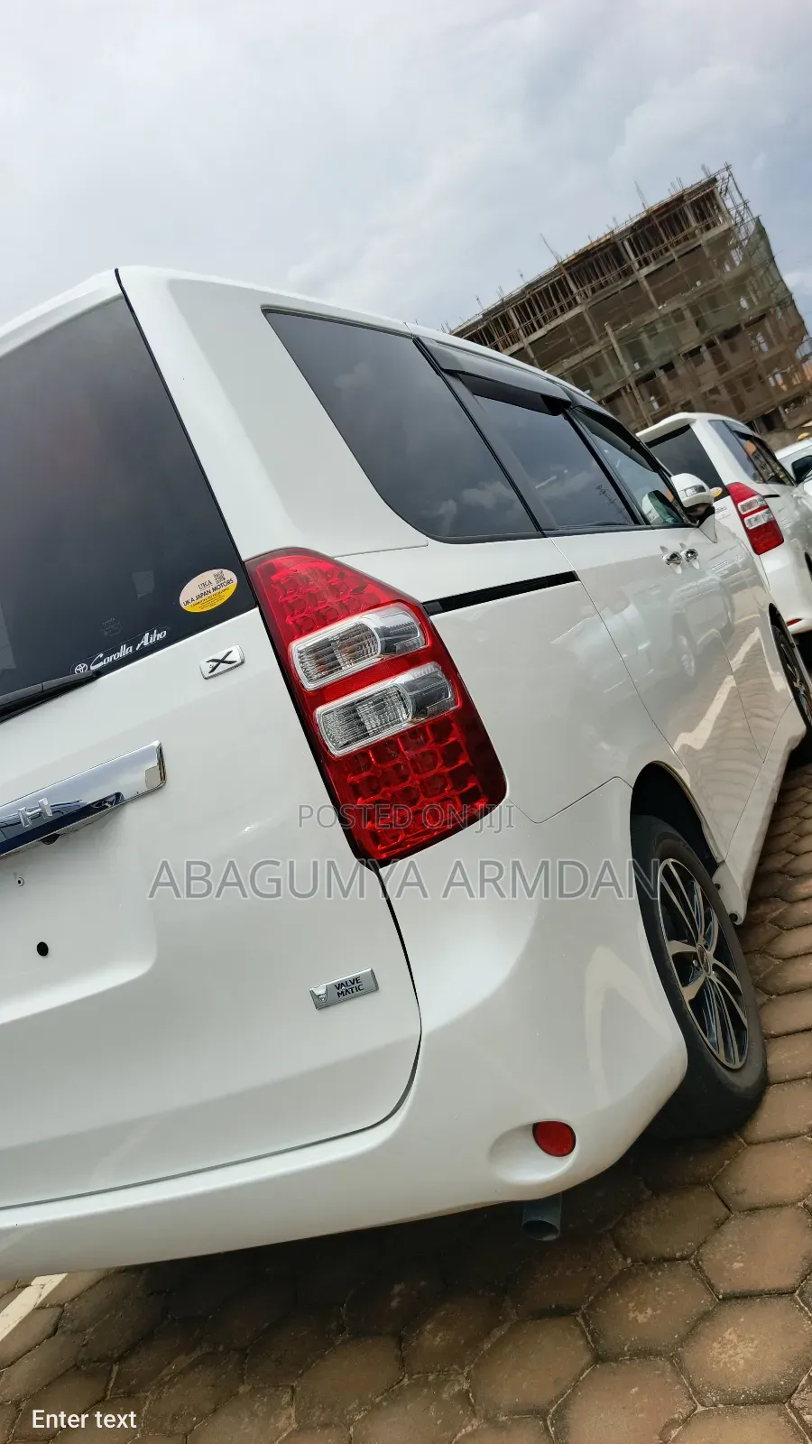 Toyota Noah 2.0 143hp AWD (8 Seater) 2011 White