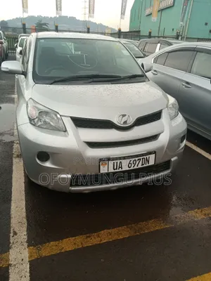 Toyota IST 2011 Silver
