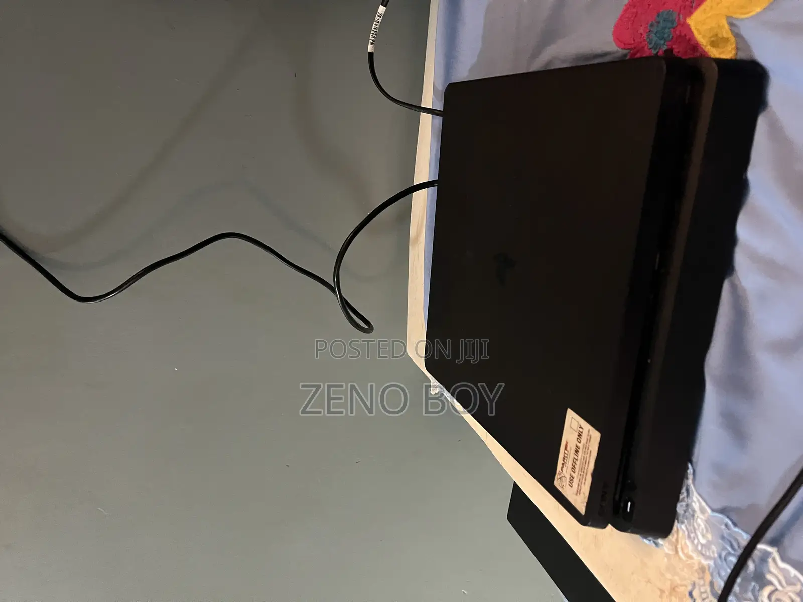 Ps4 Slim (No Controllers) 6 Games