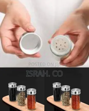 Modern 16-Jar Rotating Spice Rack With Stainless Steel Lids