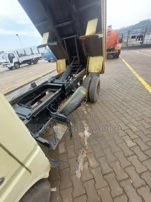 Mmitshubishi Canter Tipper