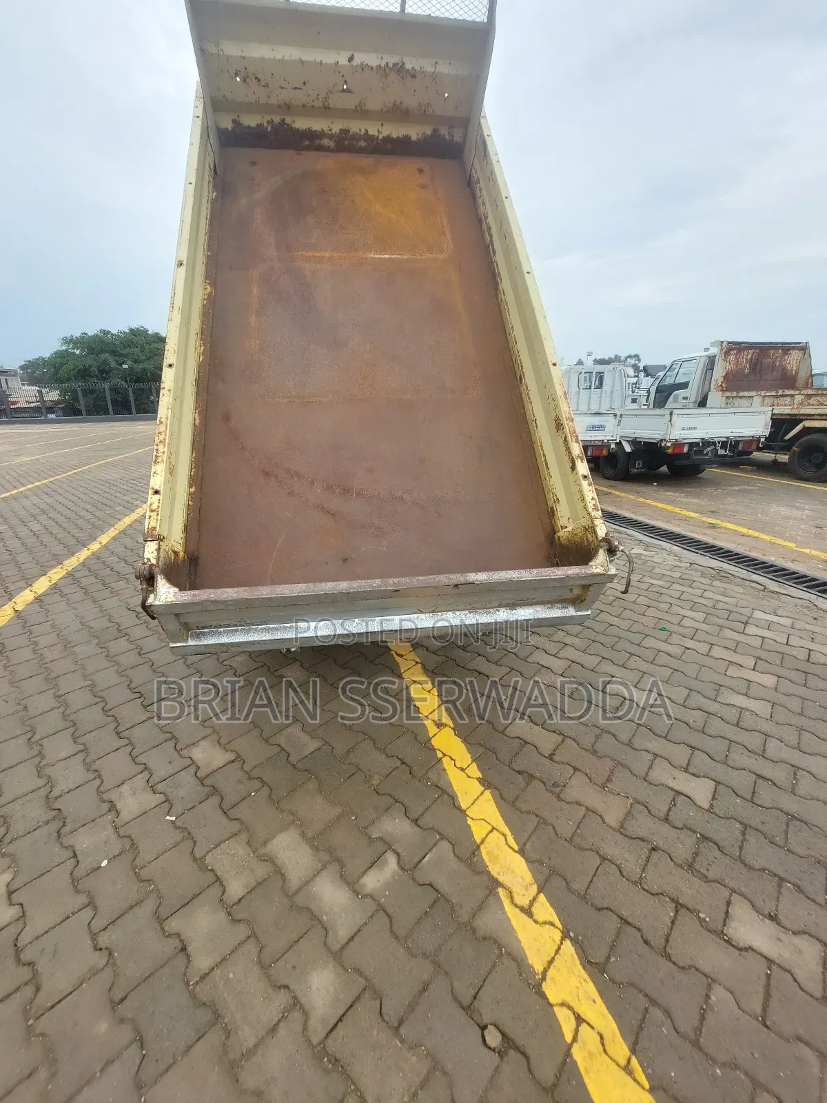 Mmitshubishi Canter Tipper