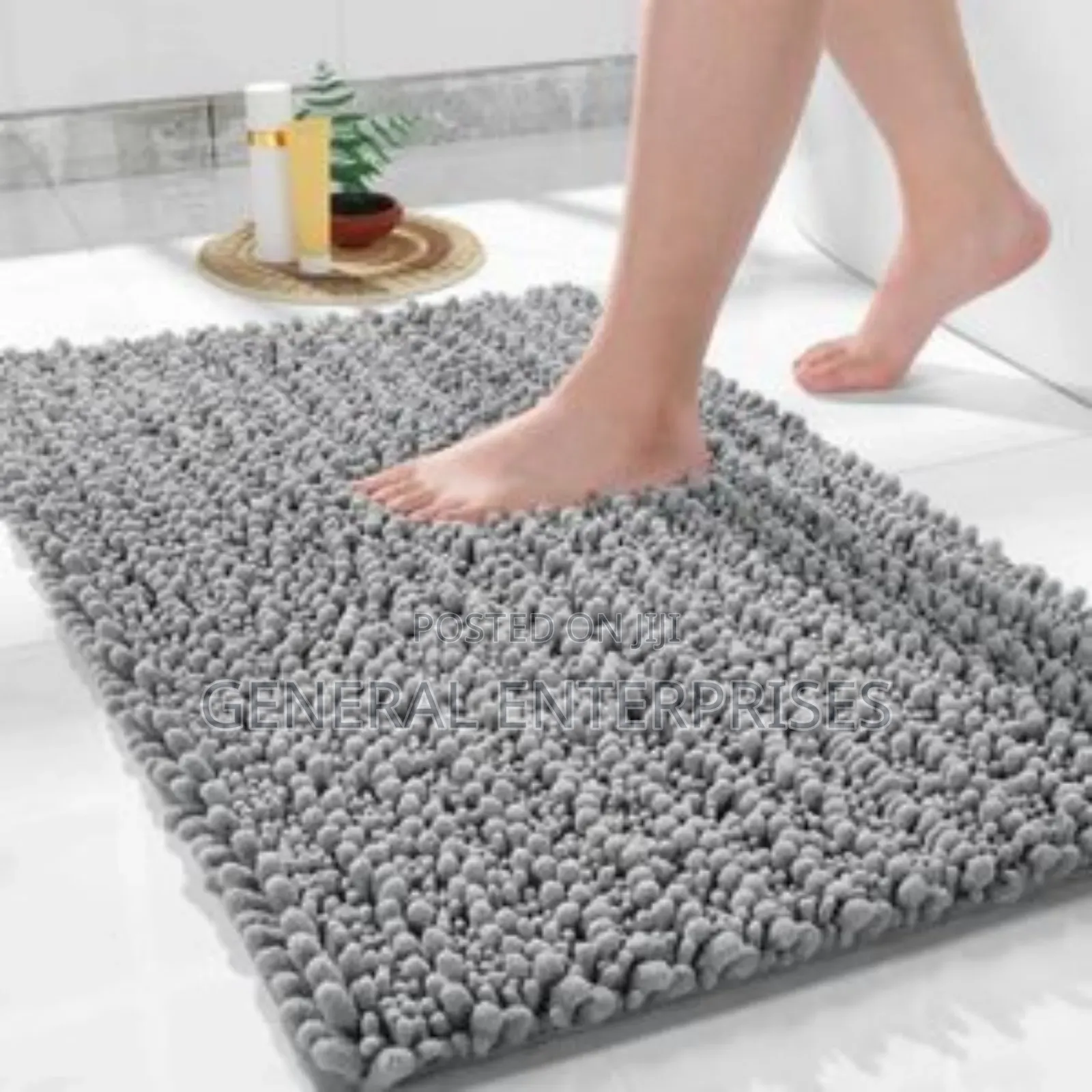 A Yimobra Shaggy Chenille Bathroom Rug Mat.