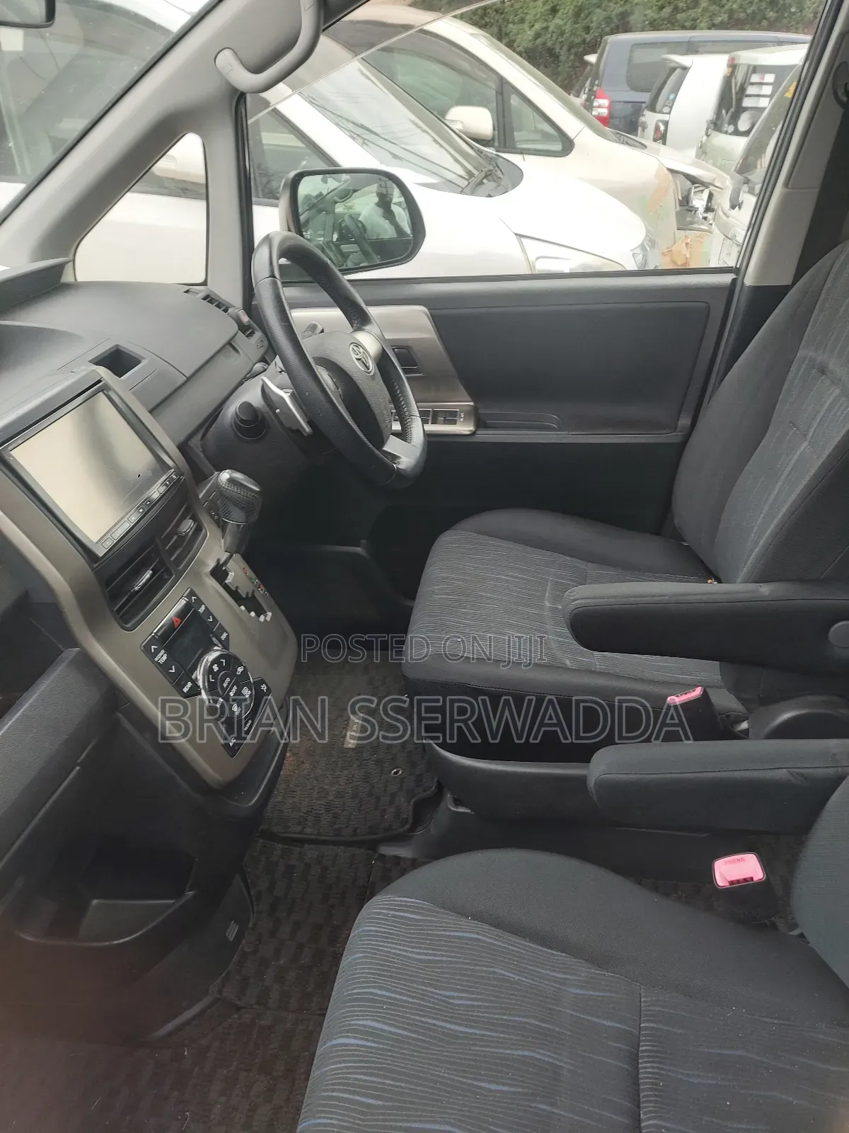 Toyota Noah 2010 Black