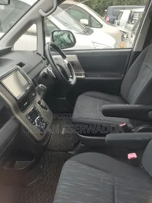 Toyota Noah 2010 Black